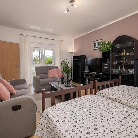 Gorgeous In With Kitchen * Rabac