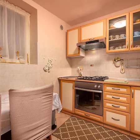 Gorgeous In With Kitchen Apartment