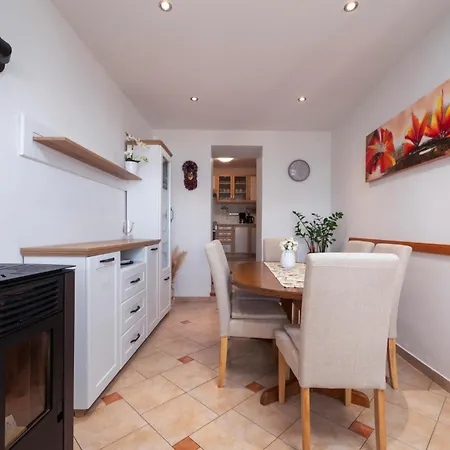 Gorgeous In With Kitchen Apartment